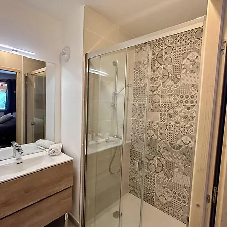 T2 Neuf Avec Balcon, 6 Pers, Parking Couvert - Fr-1-291-1023 *